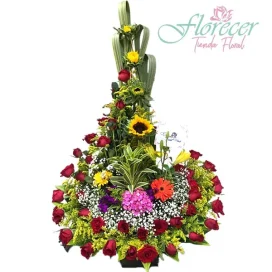 Arreglo Floral Caracol en Girasoles y Rosas 102