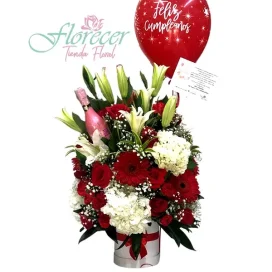 Caja Floral Variedad de Flores con Globo 109